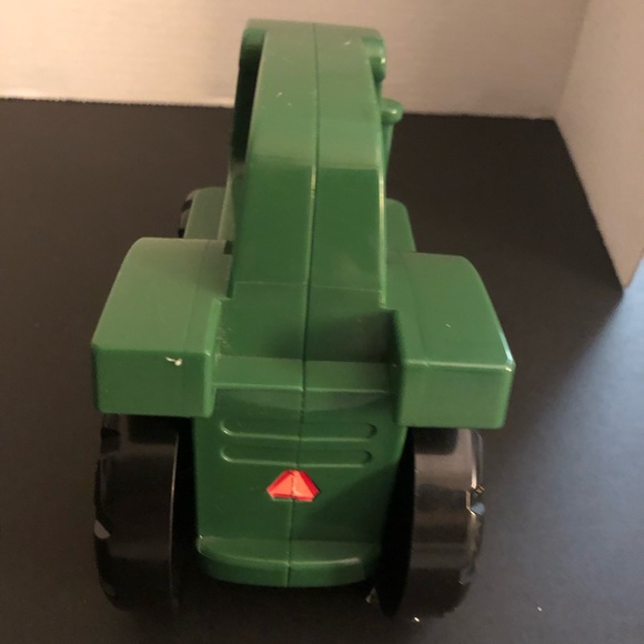 John Deere easy roll, flashlight toy tractor - Picture 4 of 10